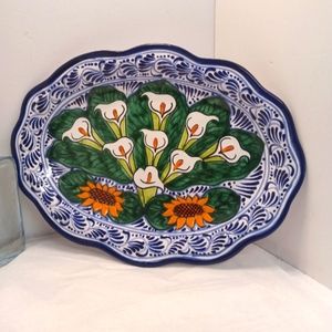 Del CARMEN Pottery 3D Hand Painted Lillies Pottery 14x10.25 Decor